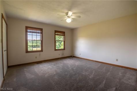 1807 Smith Kramer Street NE Hartville OH 44632