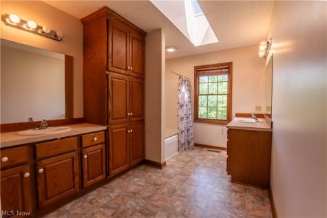 1807 Smith Kramer Street NE Hartville OH 44632