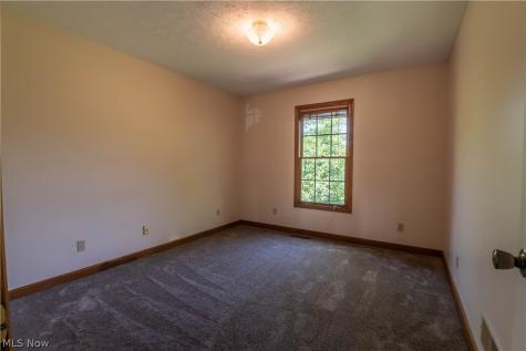 1807 Smith Kramer Street NE Hartville OH 44632