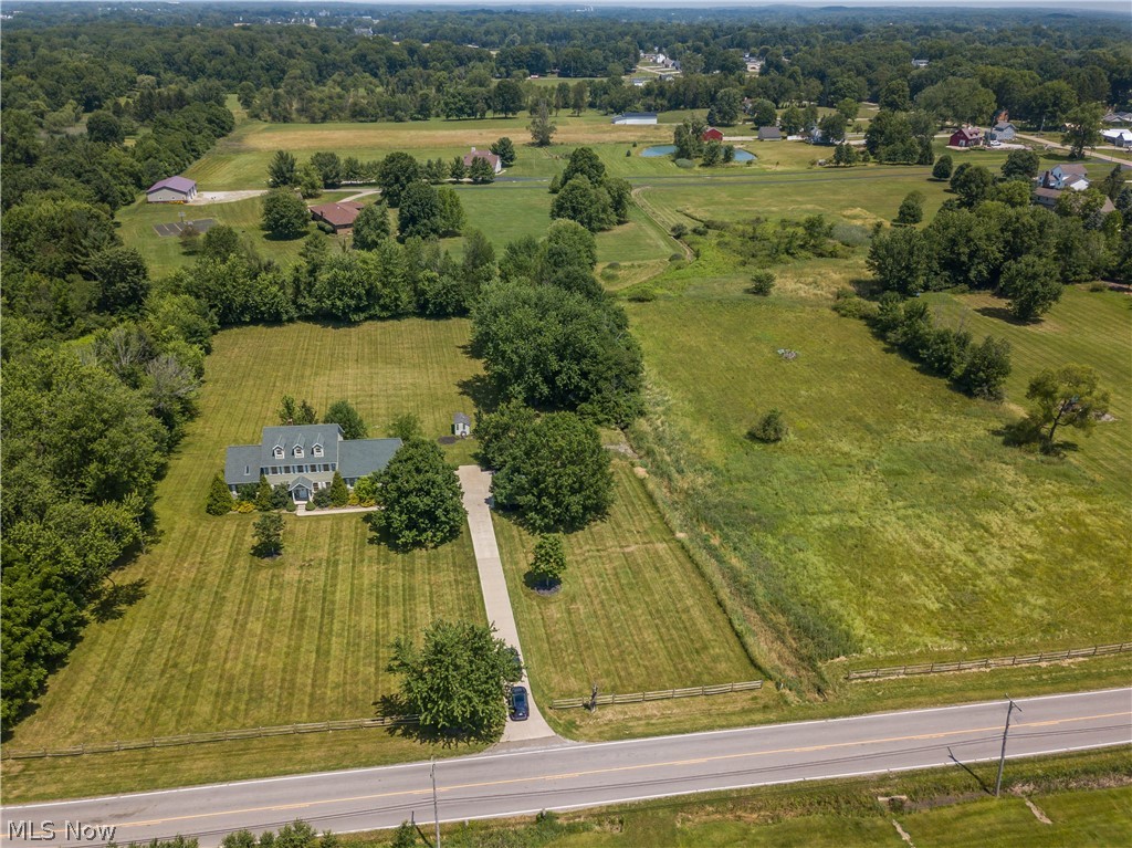 1807 Smith Kramer Street NE Hartville OH 44632