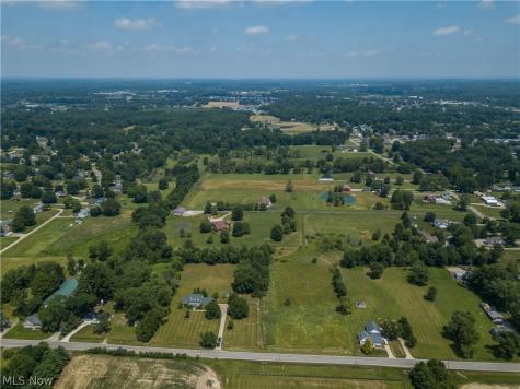 1807 Smith Kramer Street NE Hartville OH 44632