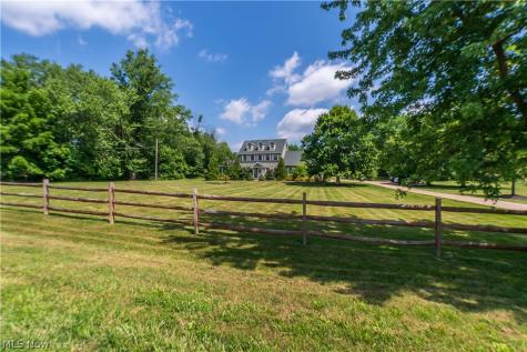 1807 Smith Kramer Street NE Hartville OH 44632