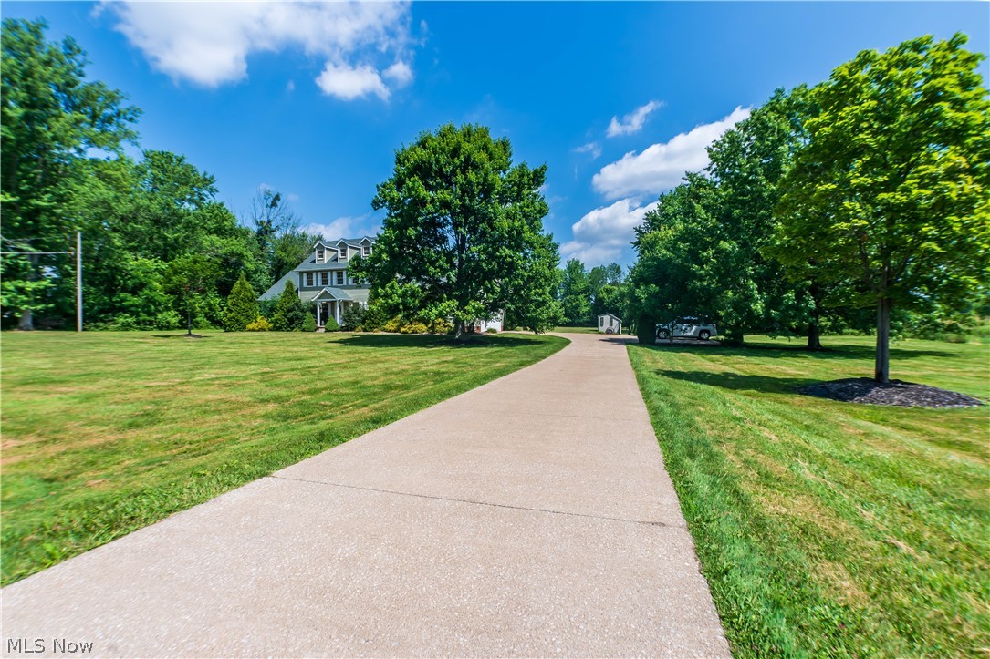 1807 Smith Kramer Street NE Hartville OH 44632
