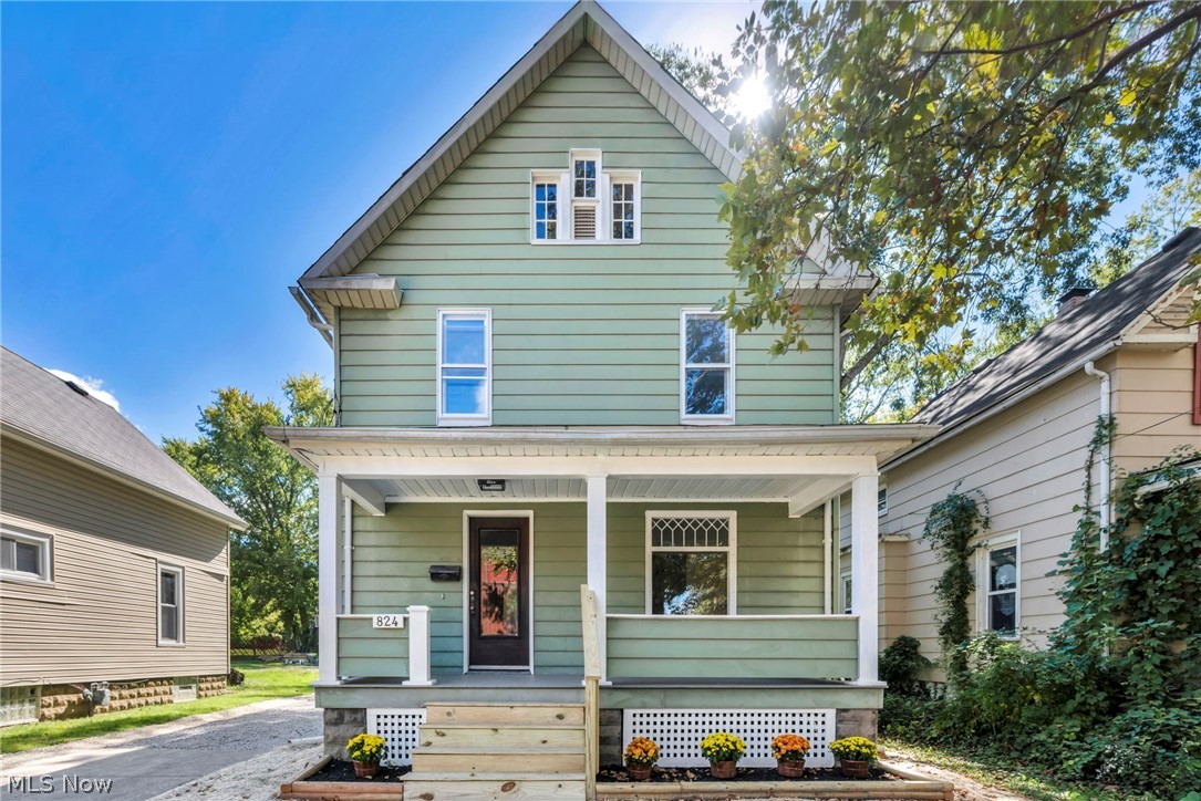 824 W 58th Street Ashtabula OH 44004