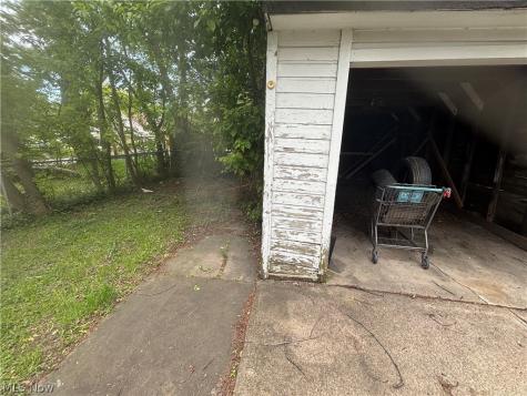 3710 E 104th Street Cleveland OH 44105