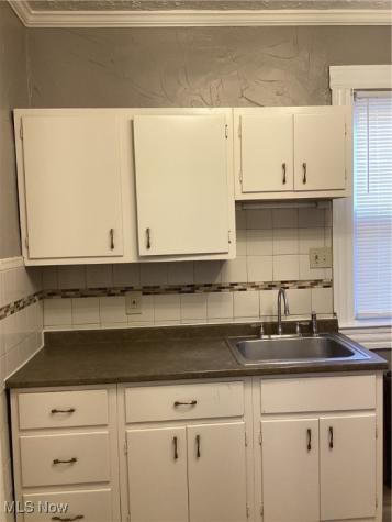 3895 W 34th Street Cleveland OH 44109