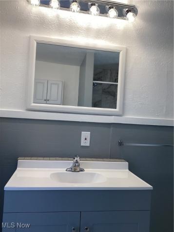 3895 W 34th Street Cleveland OH 44109