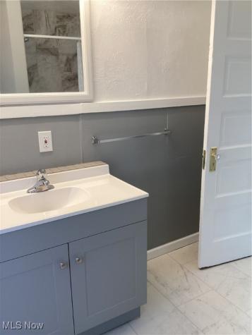 3895 W 34th Street Cleveland OH 44109