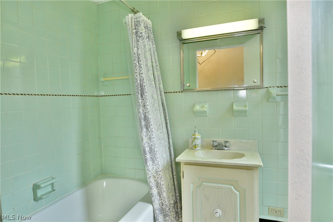 892 Yankee Run Road Masury OH 44438