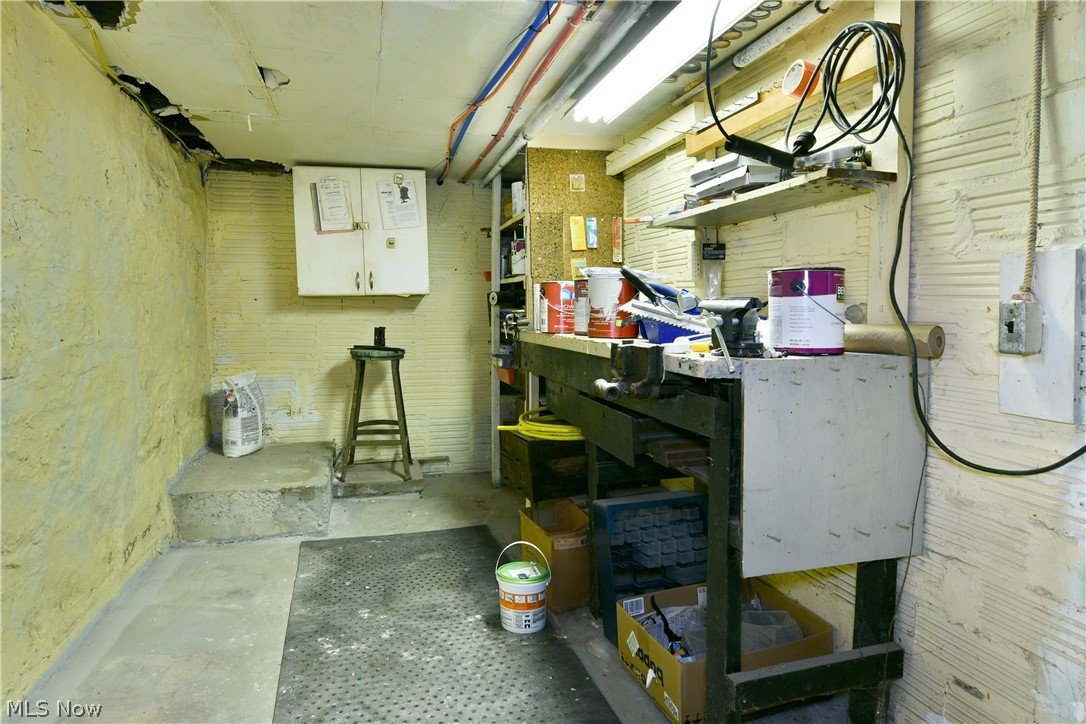 892 Yankee Run Road Masury OH 44438