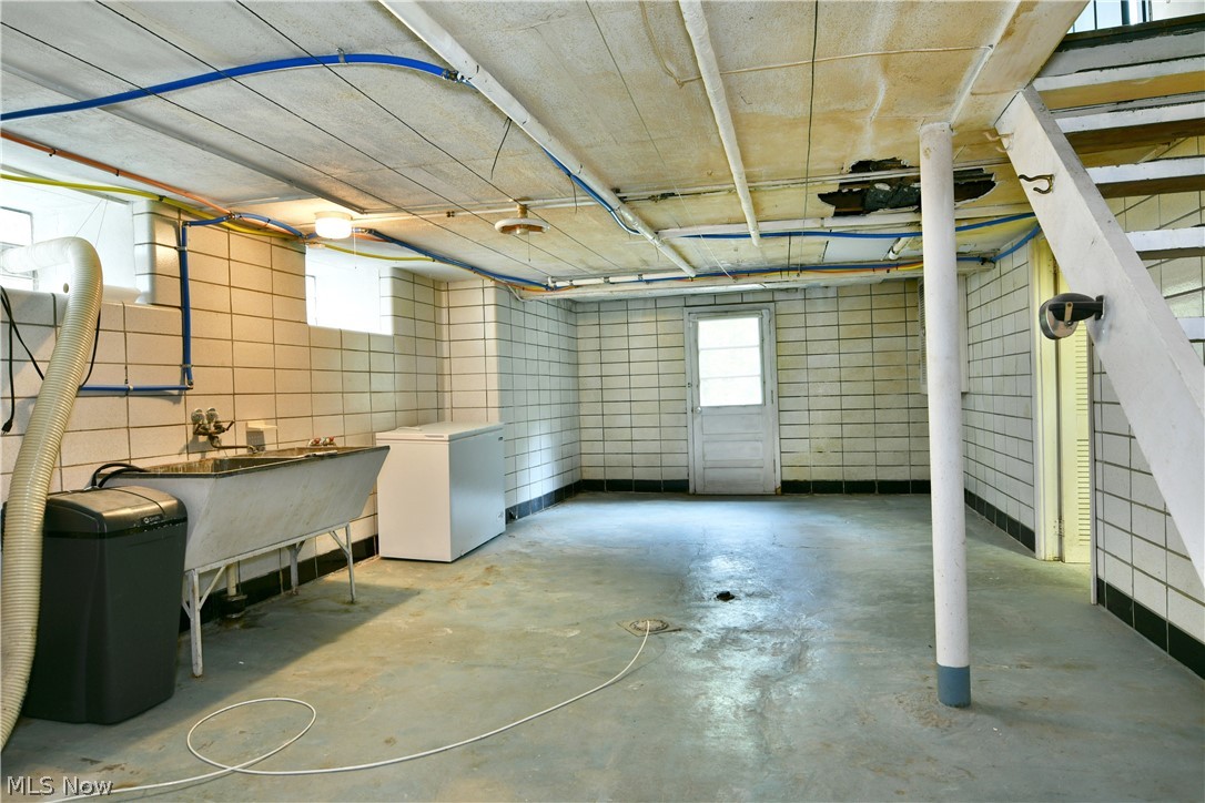 892 Yankee Run Road Masury OH 44438