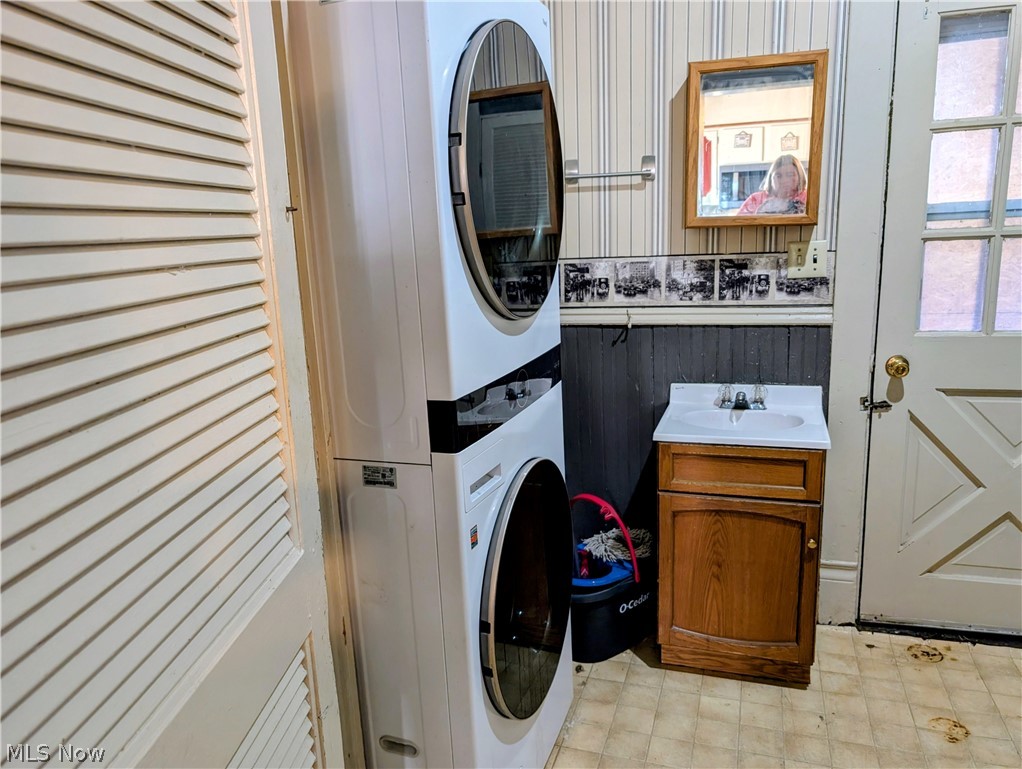 306 10th Street Wellsville OH 43968