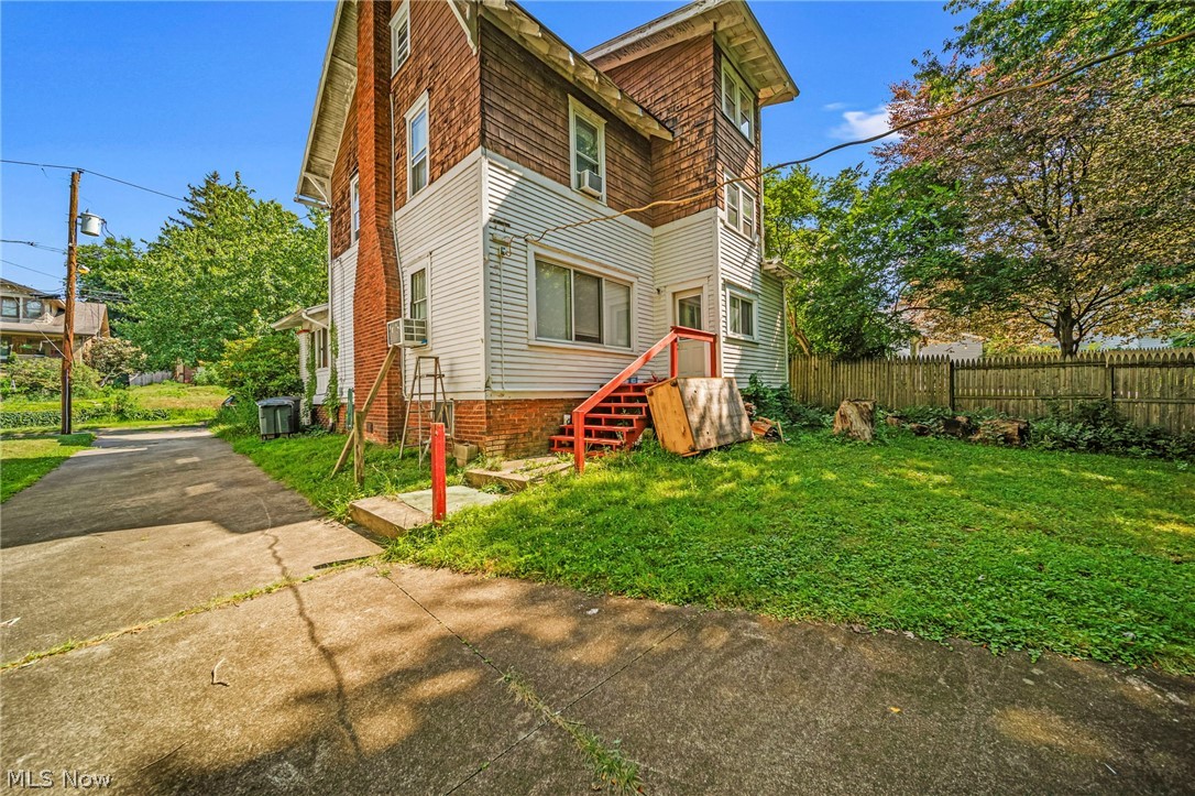 1066 Emma Avenue Akron OH 44302