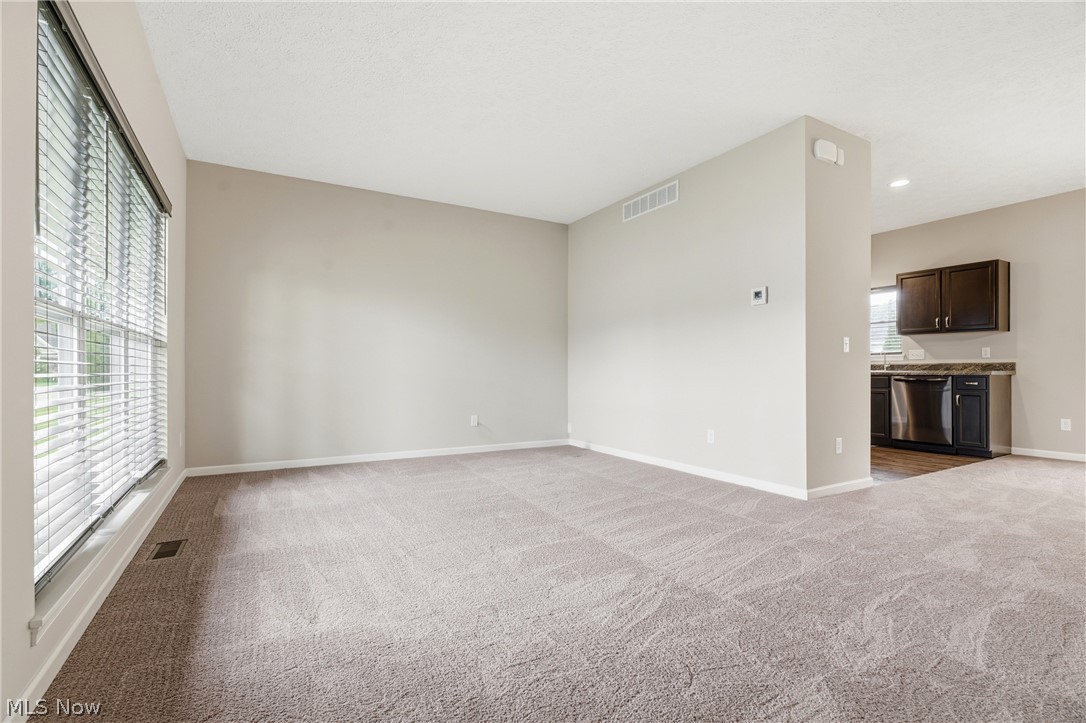 5858 Birmingham Street NE Canton OH 44721