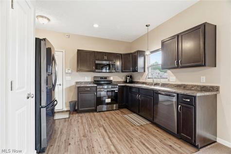 5858 NE Birmingham Street Canton OH 44721