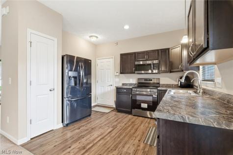 5858 NE Birmingham Street Canton OH 44721