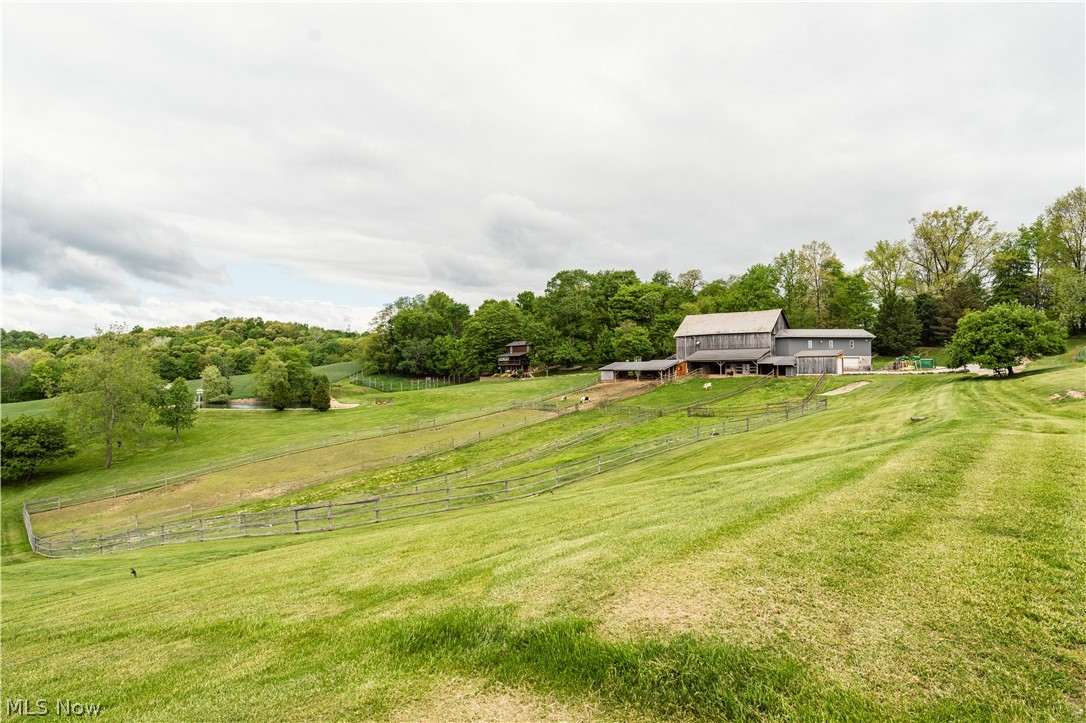 28957 Trail 240 Fresno OH 43824