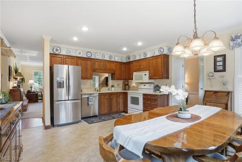 5802 Cambridge Circle Sandusky OH 44870