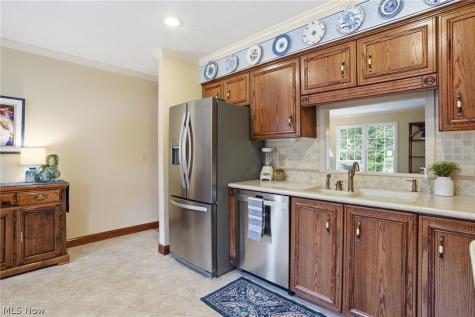 5802 Cambridge Circle Sandusky OH 44870