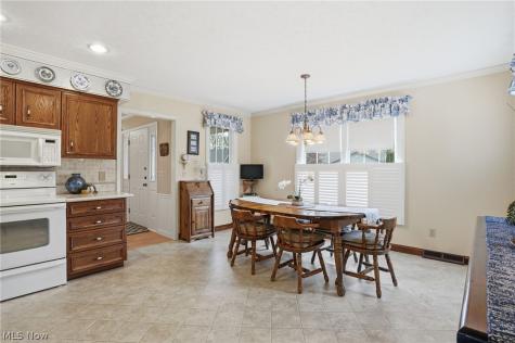 5802 Cambridge Circle Sandusky OH 44870
