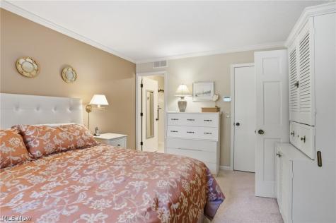 5802 Cambridge Circle Sandusky OH 44870