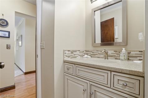 5802 Cambridge Circle Sandusky OH 44870
