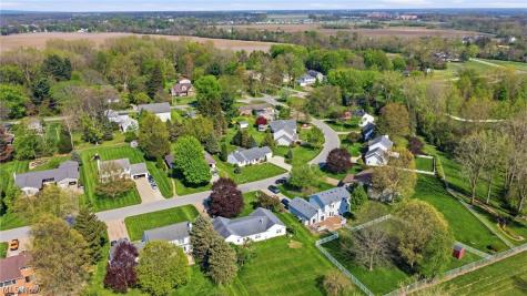 5802 Cambridge Circle Sandusky OH 44870