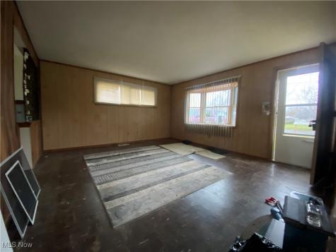 6545 Burton Drive Brook Park OH 44142