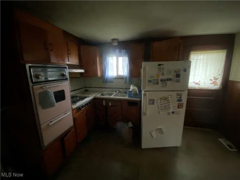 6545 Burton Drive Brook Park OH 44142