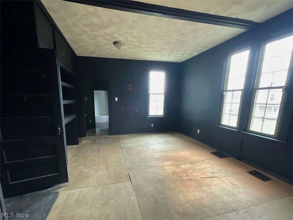 914 Stewart Avenue Cambridge OH 43725