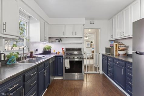 71 Lake Edge Drive Euclid OH 44123