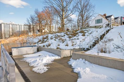 71 Lake Edge Drive Euclid OH 44123