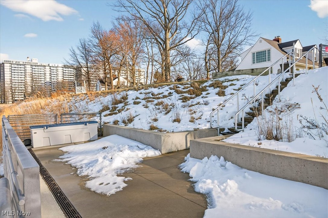 71 Lake Edge Drive Euclid OH 44123