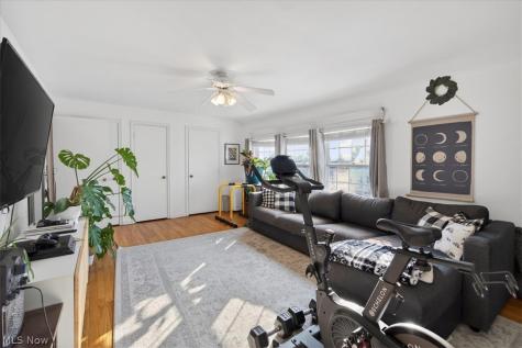 71 Lake Edge Drive Euclid OH 44123