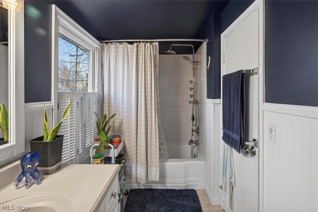 71 Lake Edge Drive Euclid OH 44123