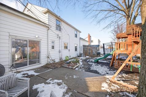 71 Lake Edge Drive Euclid OH 44123