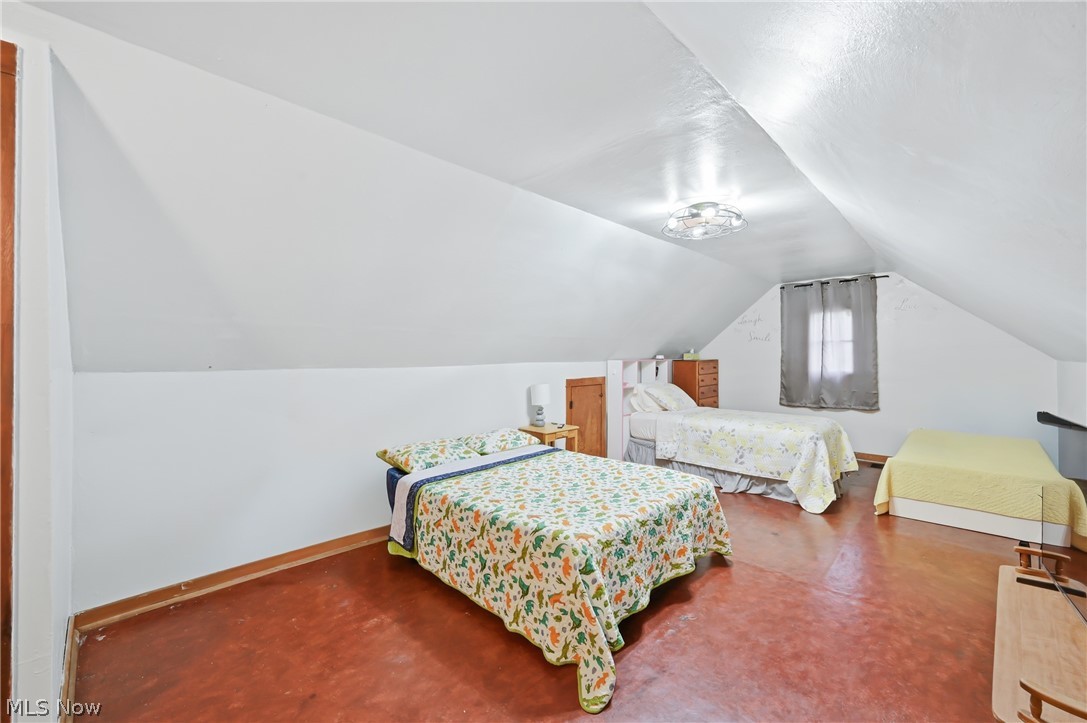 1524 S Stateline Road Masury OH 44438