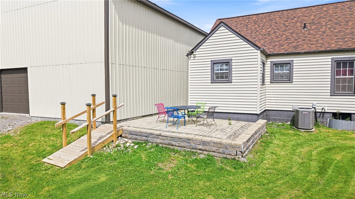 1524 S Stateline Road Masury OH 44438