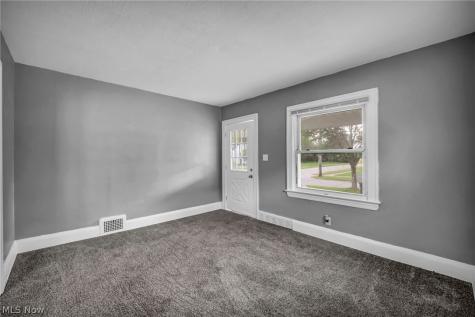 15809 Raymond Street Maple Heights OH 44137