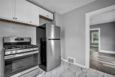 15809 Raymond Street Maple Heights OH 44137