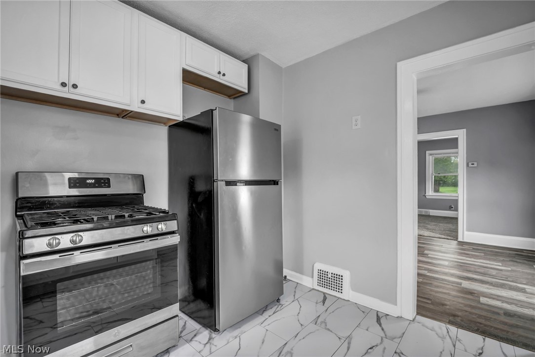15809 Raymond Street Maple Heights OH 44137
