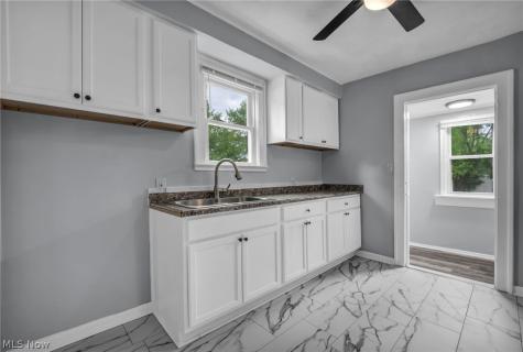 15809 Raymond Street Maple Heights OH 44137