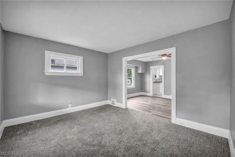 15809 Raymond Street Maple Heights OH 44137
