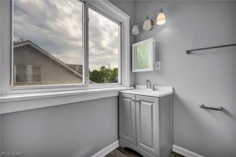 15809 Raymond Street Maple Heights OH 44137