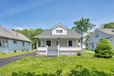 15809 Raymond Street Maple Heights OH 44137