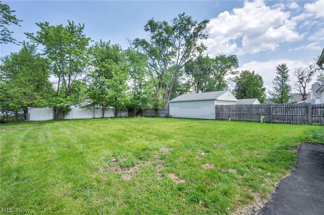 15809 Raymond Street Maple Heights OH 44137