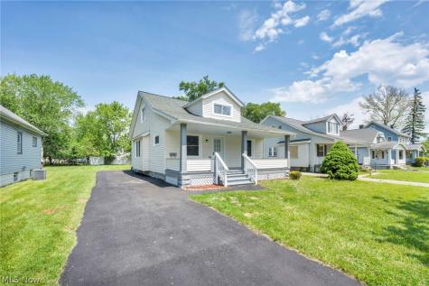 15809 Raymond Street Maple Heights OH 44137