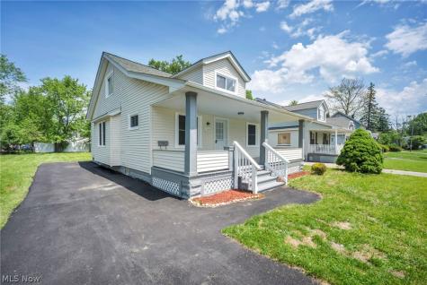 15809 Raymond Street Maple Heights OH 44137