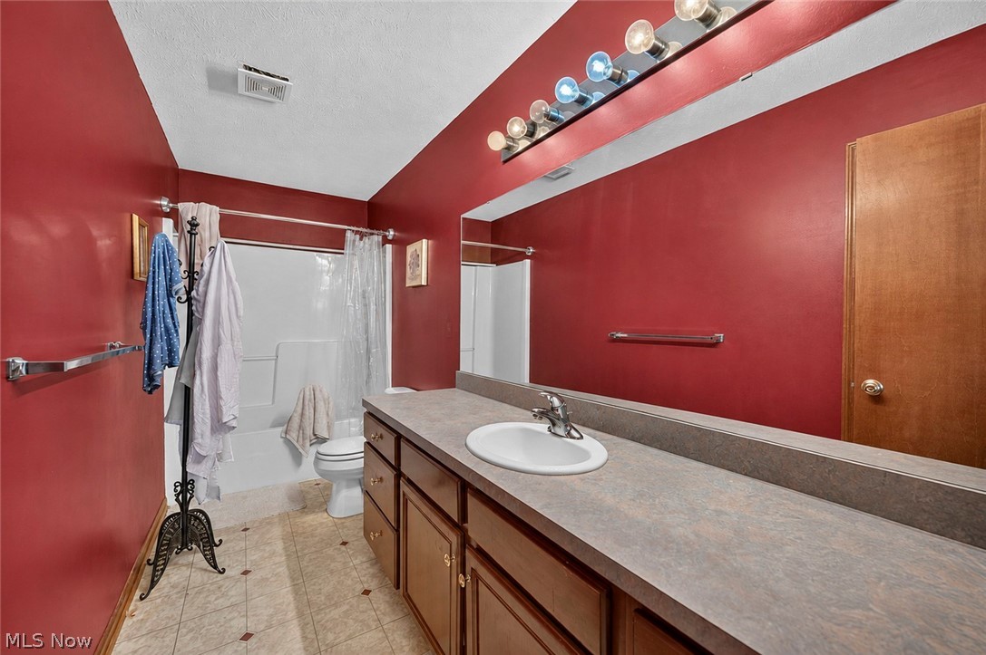 15826 Falmouth Oval Middleburg Heights OH 44130