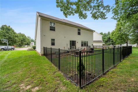 15826 Falmouth Oval Middleburg Heights OH 44130